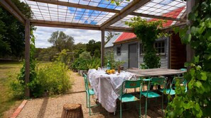 تناول الطعام بالخارج