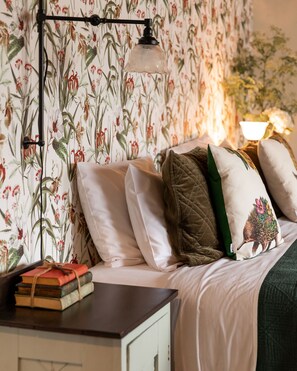 4 slaapkamers, een strijkplank/strijkijzer, reisbedje, gratis wifi