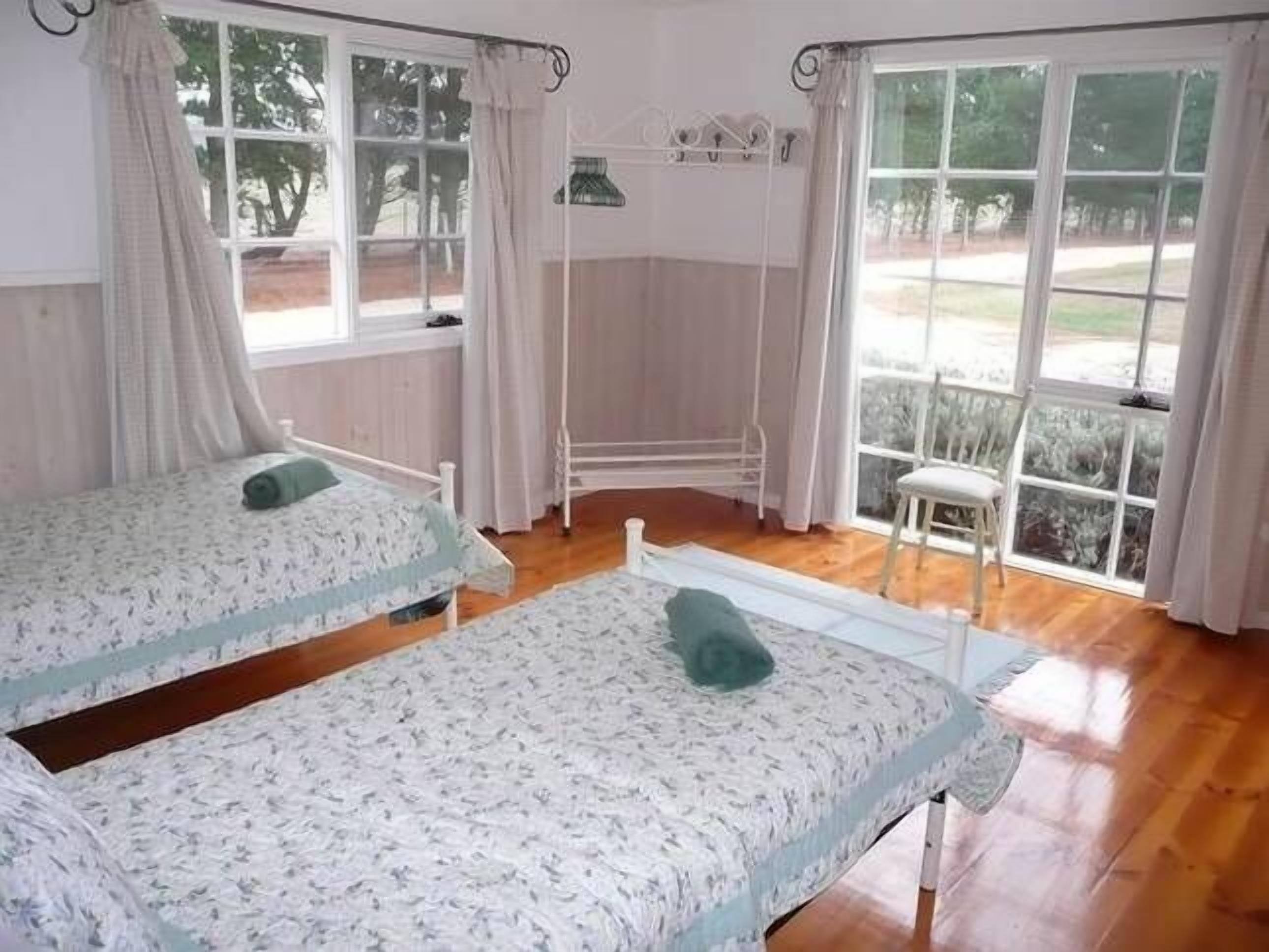 Sherwood Grange Retreat "Moonlight Cottage"