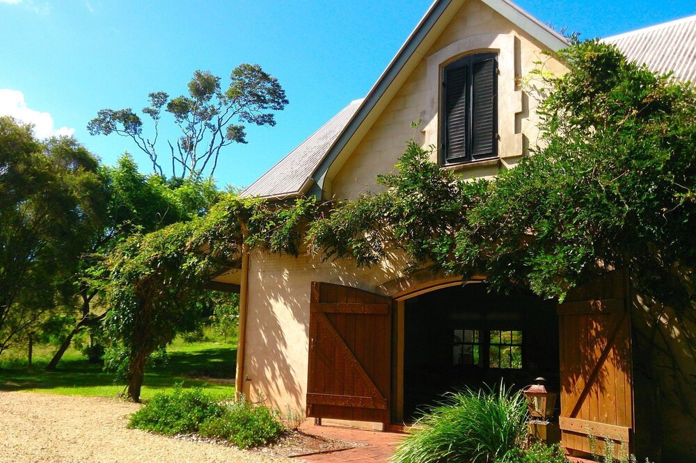 The Barn - French Provincial Accommodation