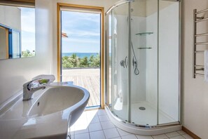 Hair dryer, towels - Palm Beach Lodge - Koru (Palm Beach)
