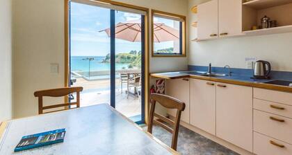 Palm Beach Lodge - Koru