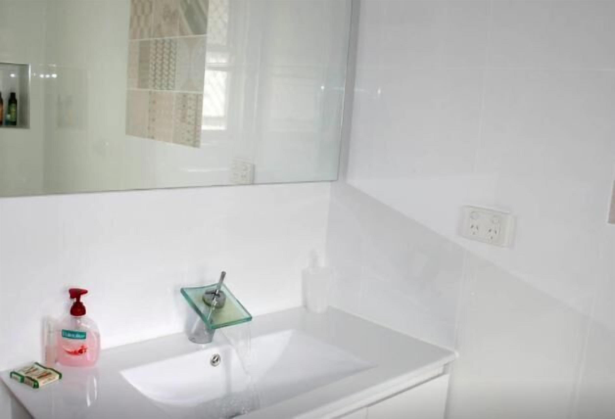 B6 Walk to UWA close to SCGH & CBD — image 7