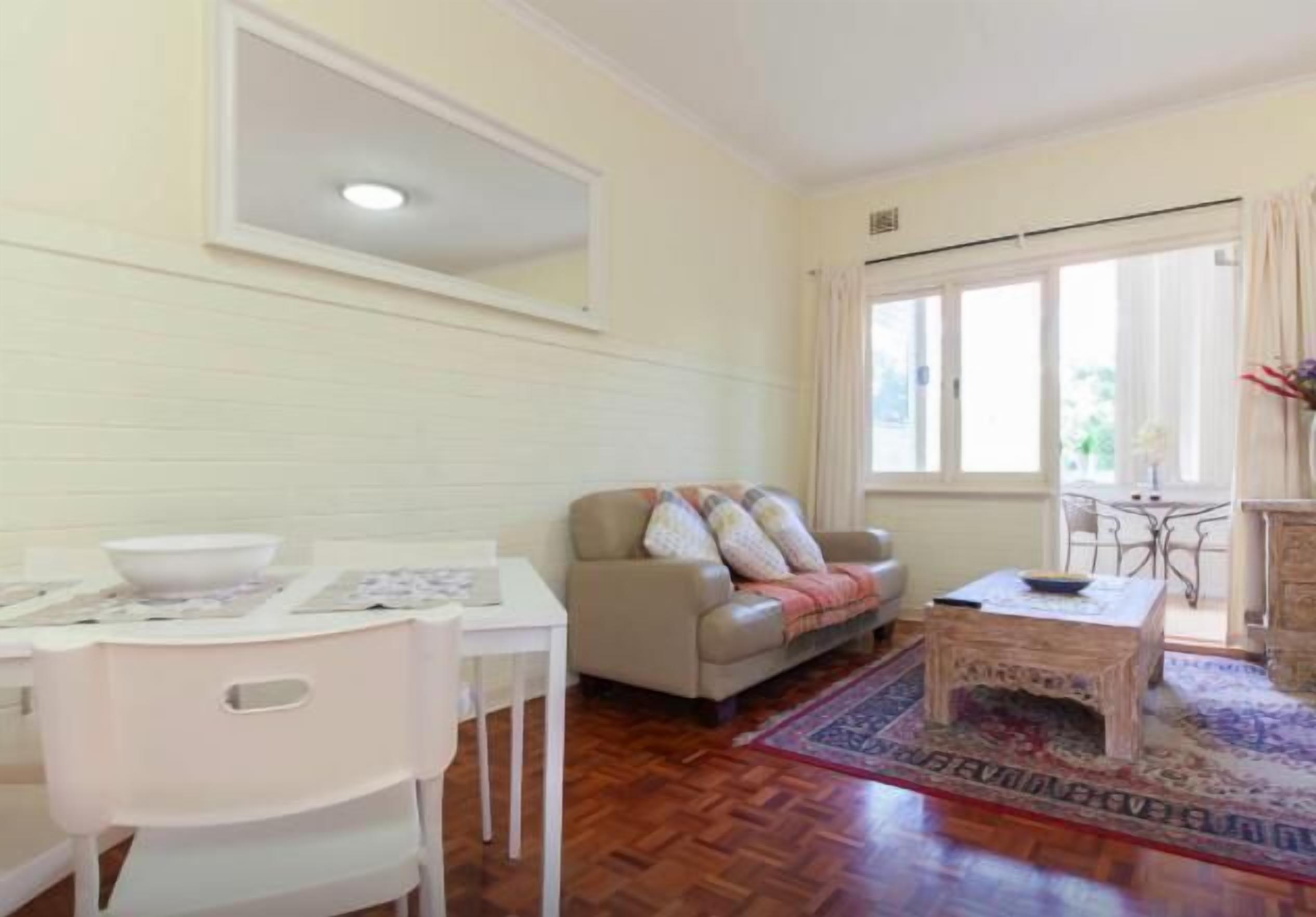 B5 Crawley/Nedlands Apartment 1 BRM + Sleepout - 2min walk to UWA