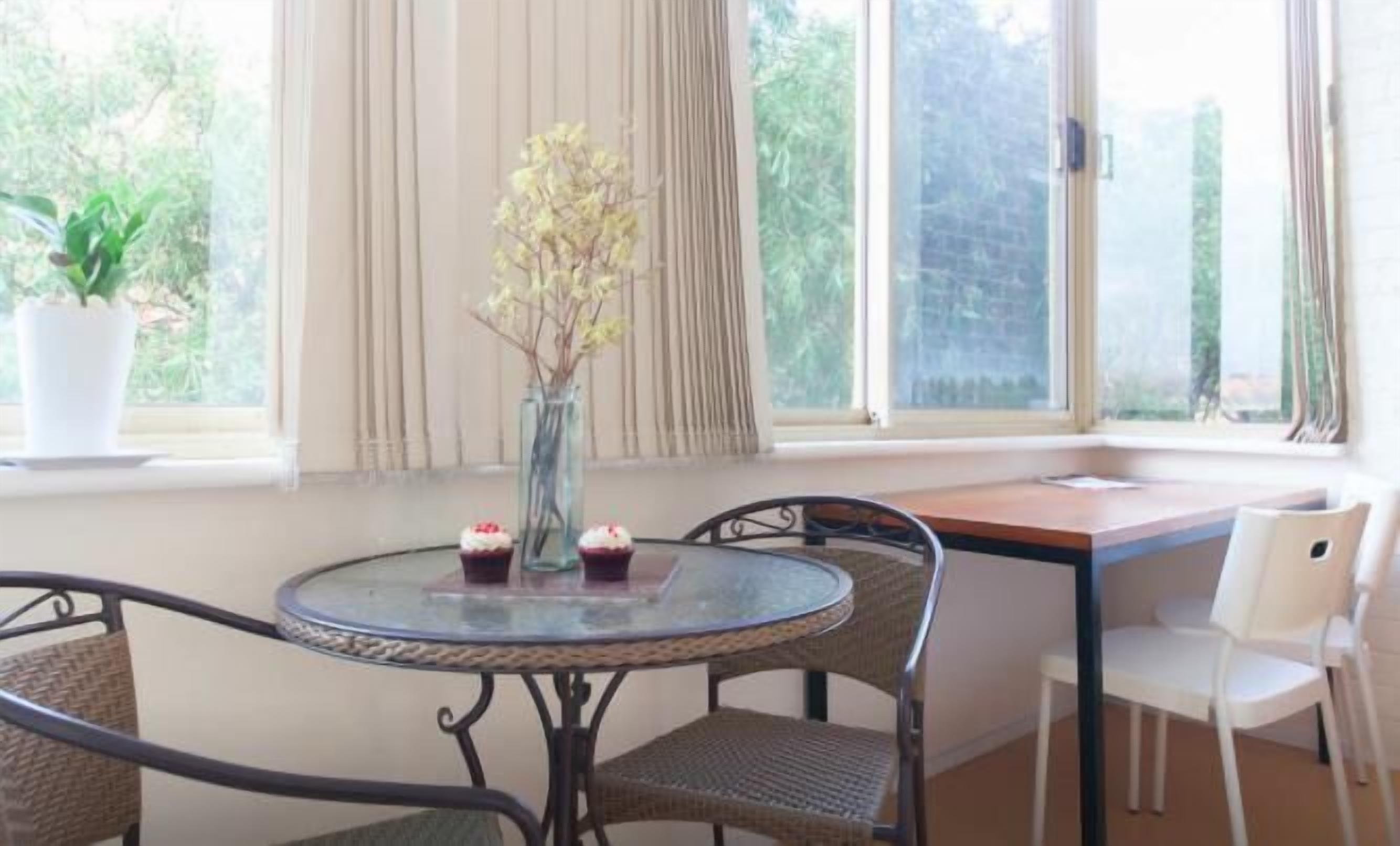 B5 Crawley/Nedlands Apartment 1 BRM + Sleepout - 2min walk to UWA — image 21