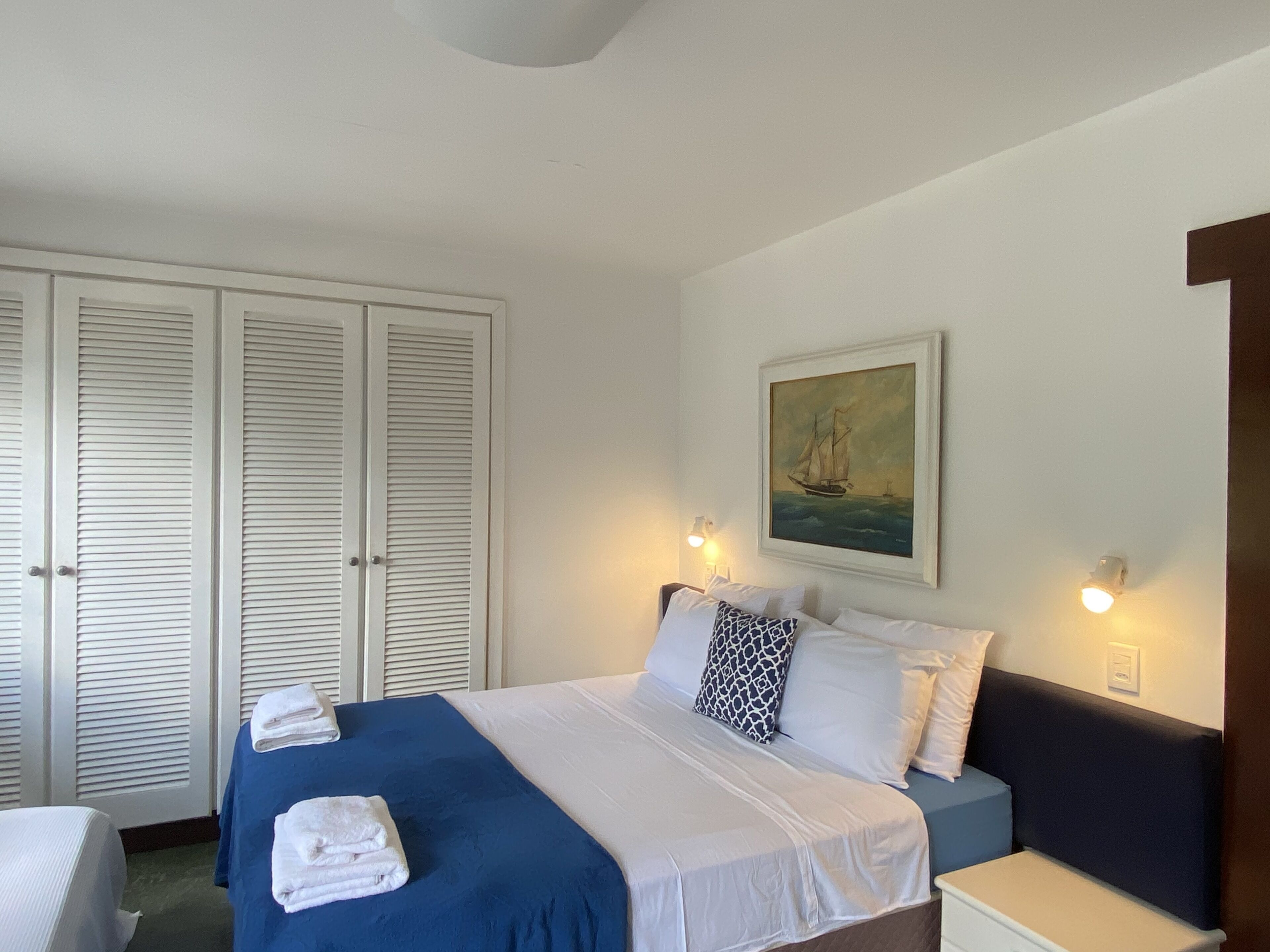 SPECTACULAR HOUSE WITH PRIVATE BEACH