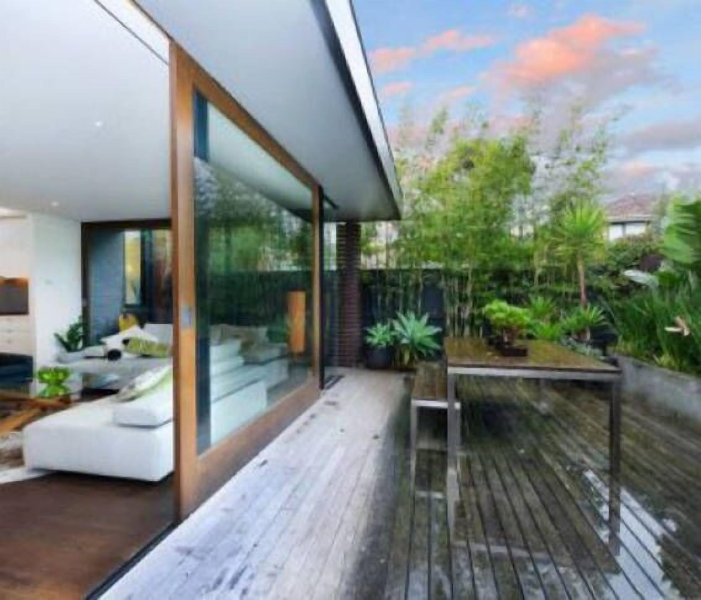 elwood boutique cool retreat — image 2