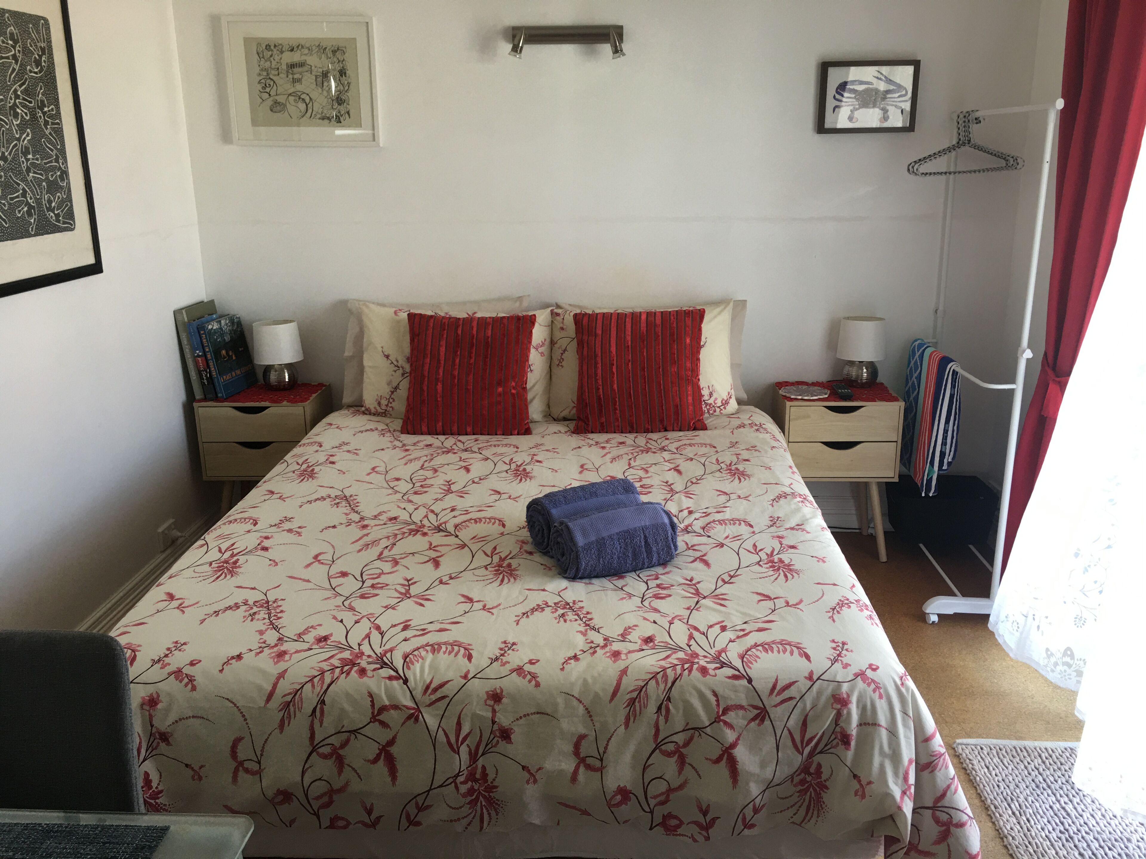 Marine Beach Studio with sea views - Autumn & Winter Sale! — image 23