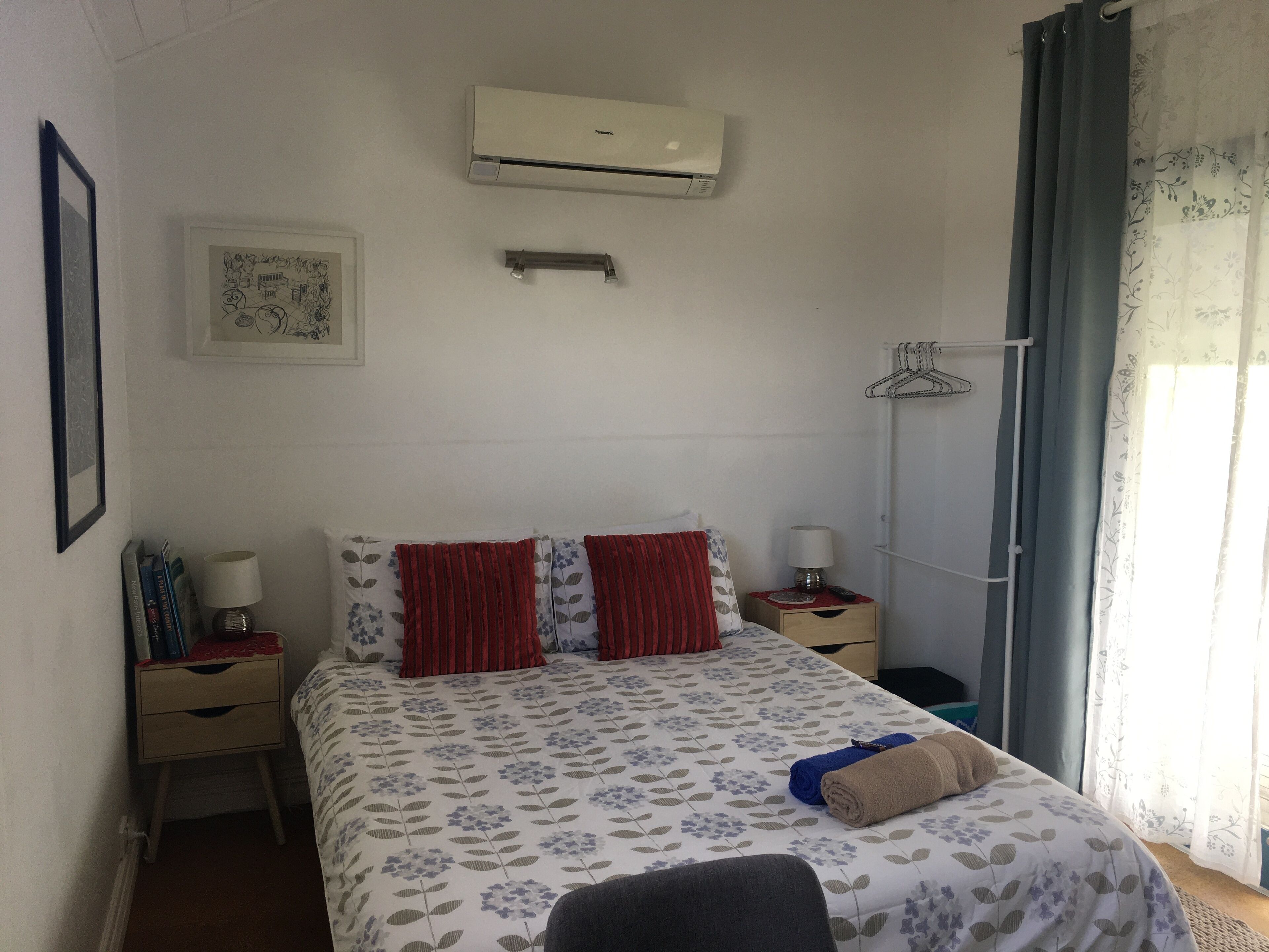 Marine Beach Studio with sea views - Autumn & Winter Sale! — image 14