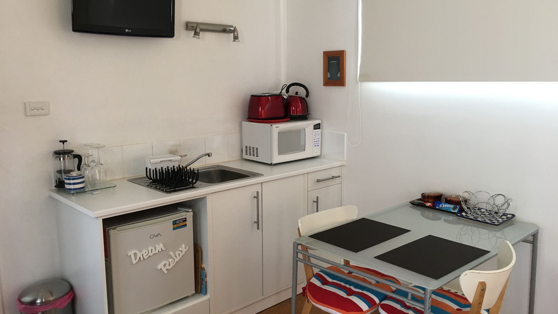 Marine Beach Studio with sea views - Autumn & Winter Sale! — image 12