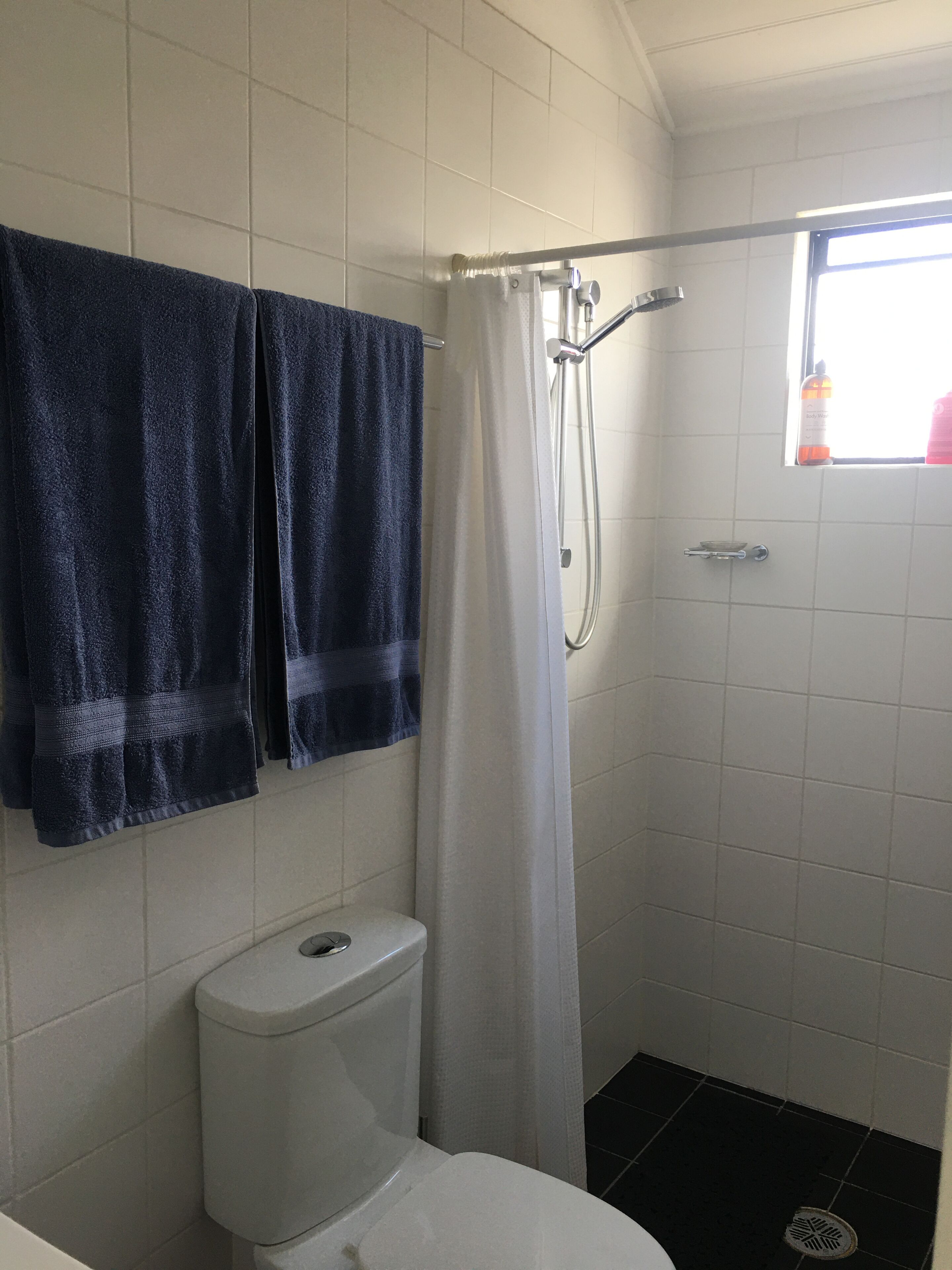 Marine Beach Studio with sea views - Autumn & Winter Sale! — image 19