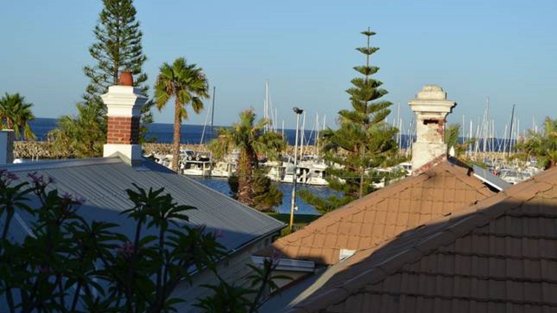 Marine Beach Studio with sea views - Autumn & Winter Sale! — image 6