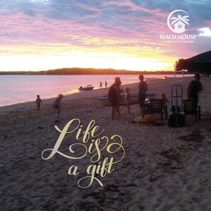 Beach - Beach Holiday Home on Coochiemudlo Island with large yard and unlimited WiFi (Coochiemudlo Island)