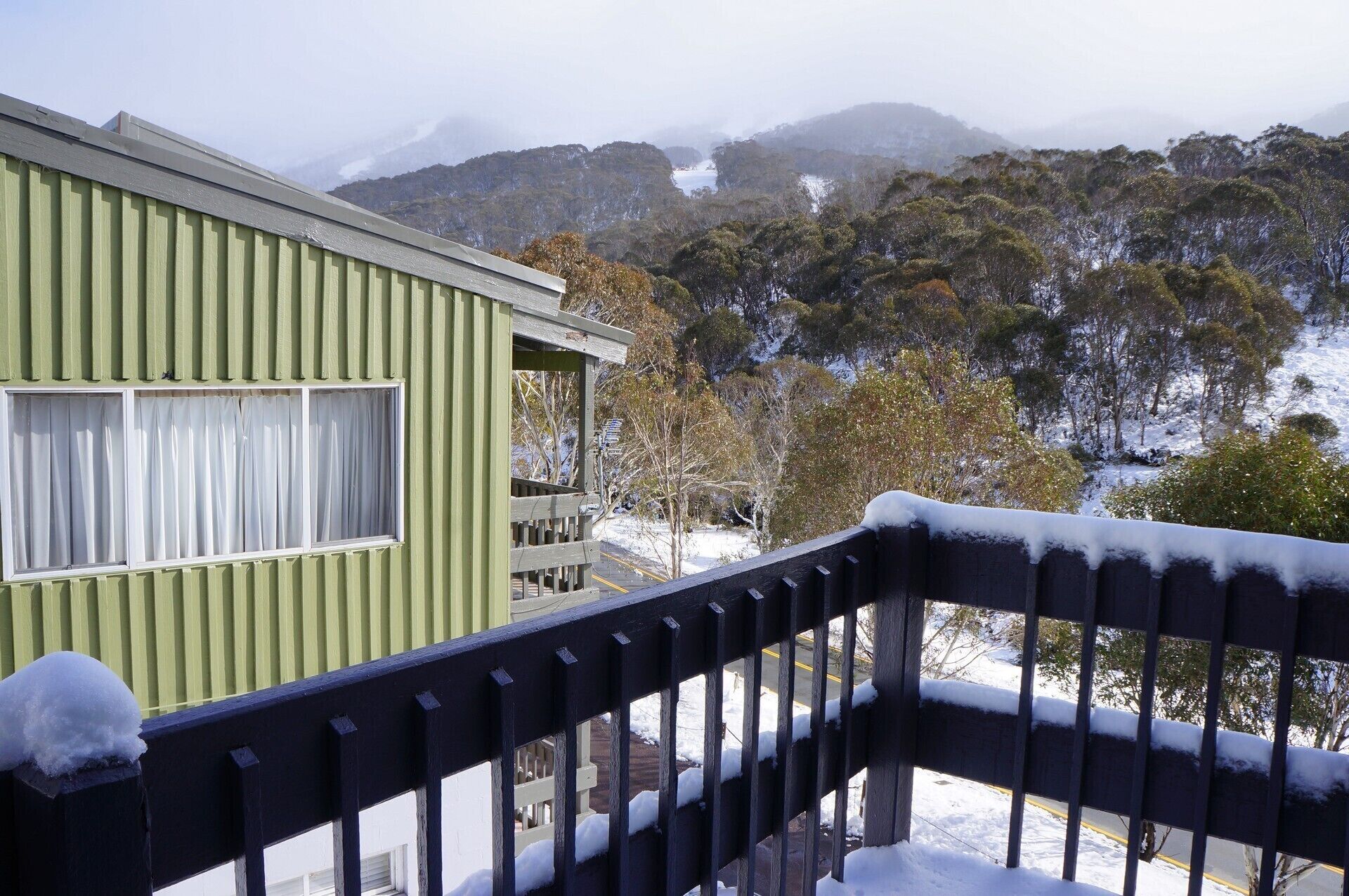 Huge Chalet near Centre of Thredbo Village — image 9