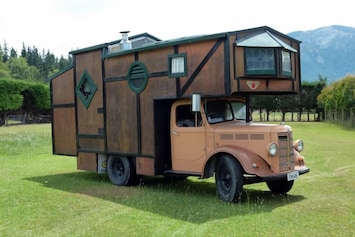 House Truck - Wacky Stays, Kaikoura, NZ