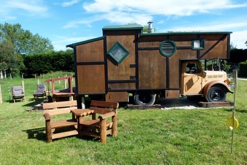 House Truck - Wacky Stays - six UNIQUE rentals in Kaikoura