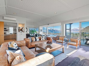 Smart TV, fireplace, DVD player, books