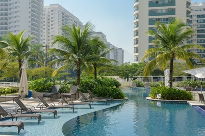 10 Verano Stay Suite (Wi-Fi and Garage)