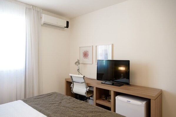 1 habitación, escritorio, wifi gratis y ropa de cama 