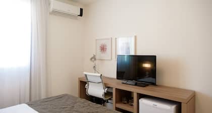 10 Verano Stay Suite (Wi-Fi and Garage)