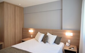 1 habitación, escritorio, wifi gratis y ropa de cama