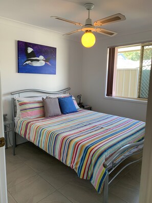 3 Schlafzimmer, Bügeleisen/Bügelbrett