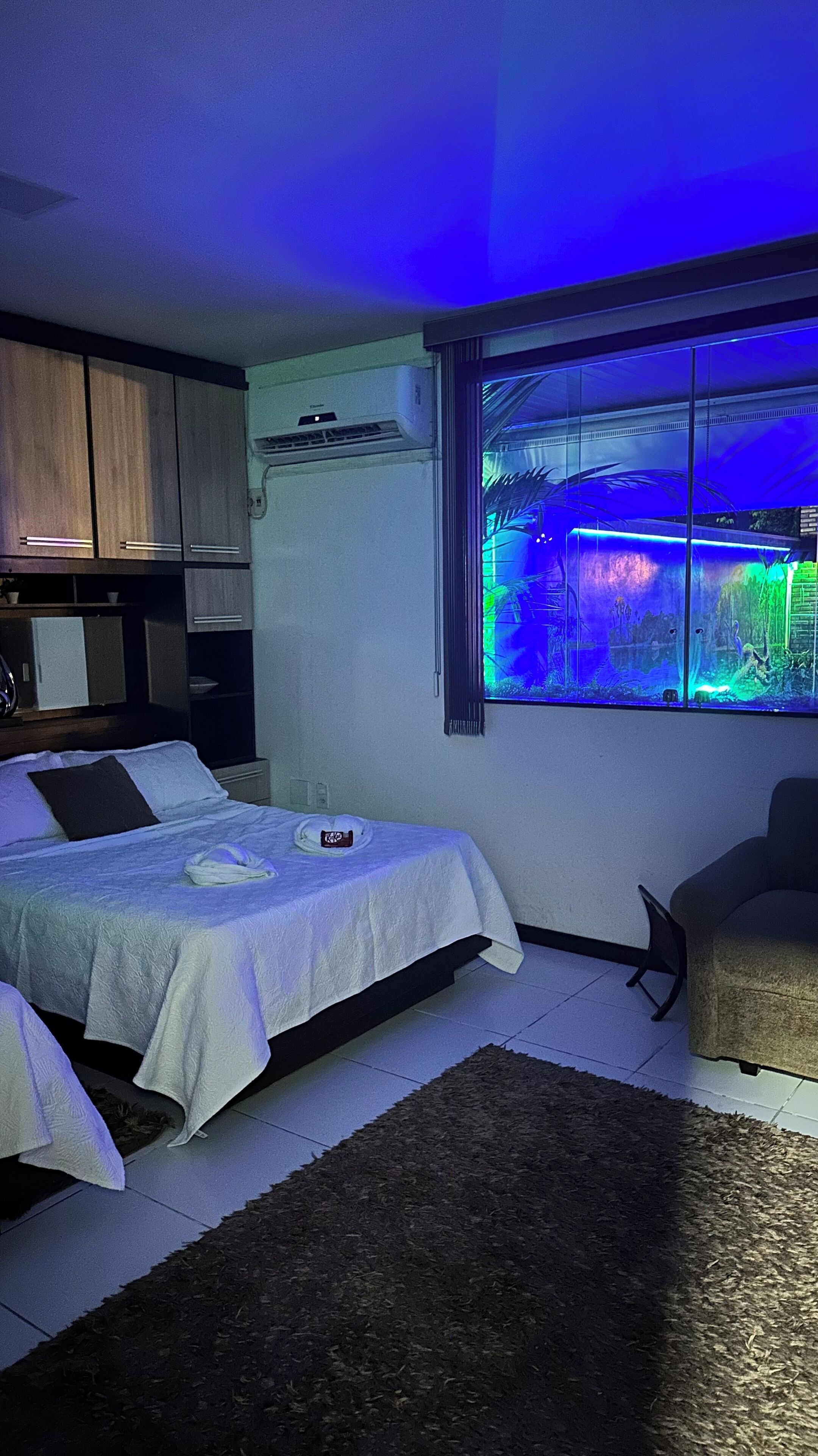 4 slaapkamers, een kluis op de kamer, een bureau