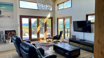 TV, fireplace, DVD player