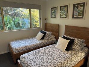 3 chambres, fer et planche à repasser, lit parapluie, Wi-Fi gratuit