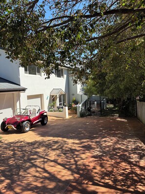 Property grounds - 500mtrs from beautiful Narrawallee Beach (Narrawallee)