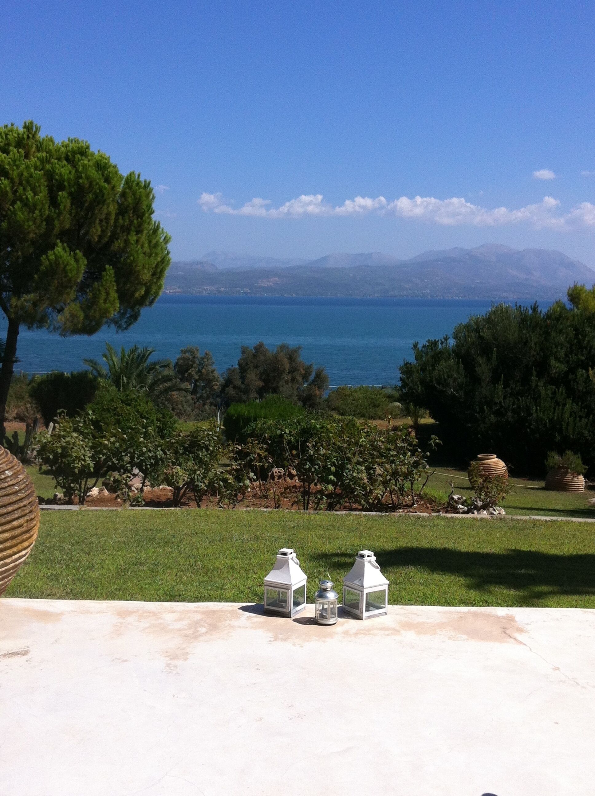 Seaside Residences near Athens with pool, basket & tennis court