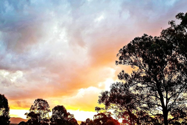 Picturesque sunsets over the ranges