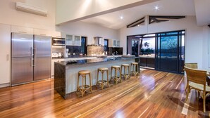 House, 4 Bedrooms, Ocean View | Private kitchen