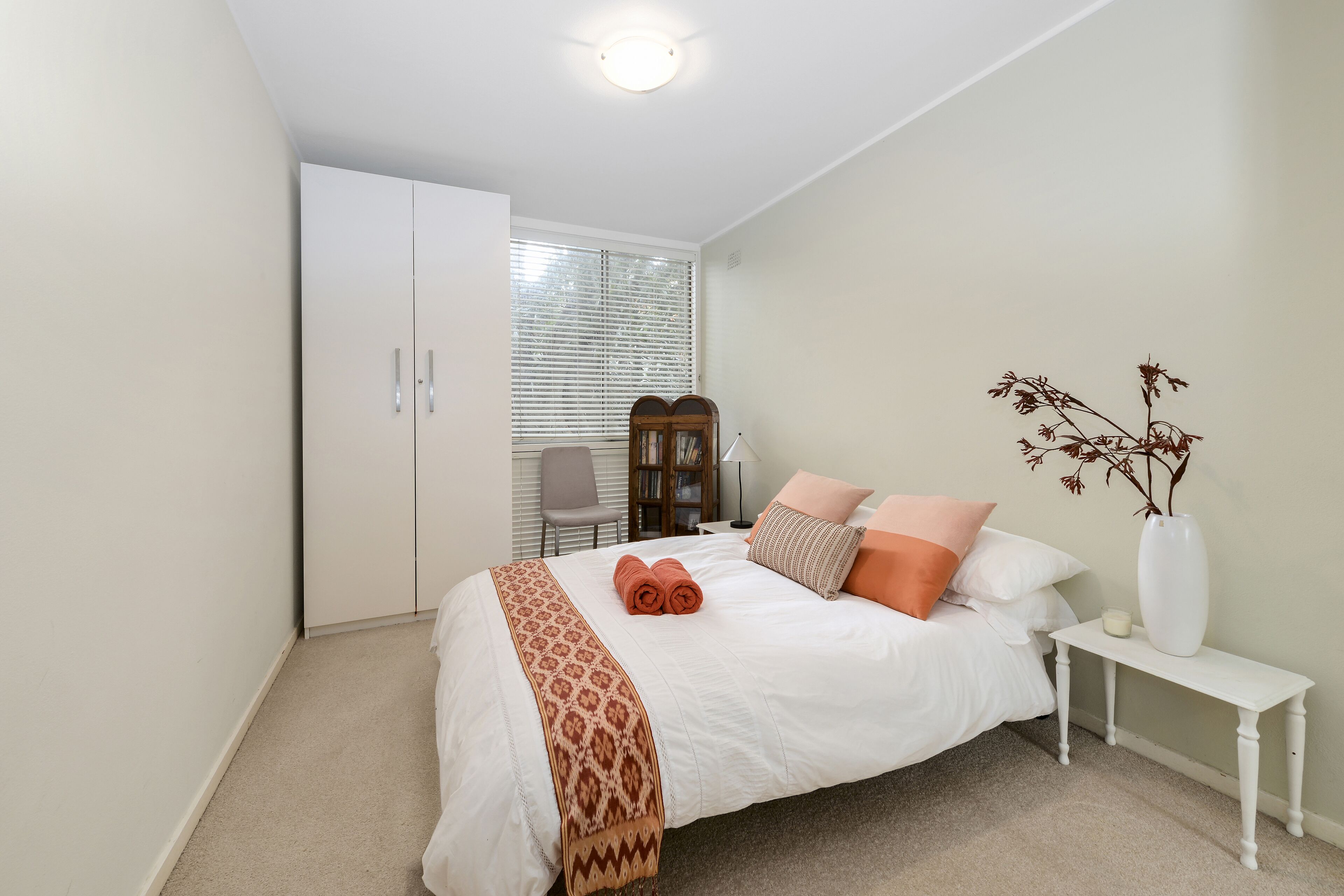 Coastal Calm at Bronte Beachside Escape — image 6