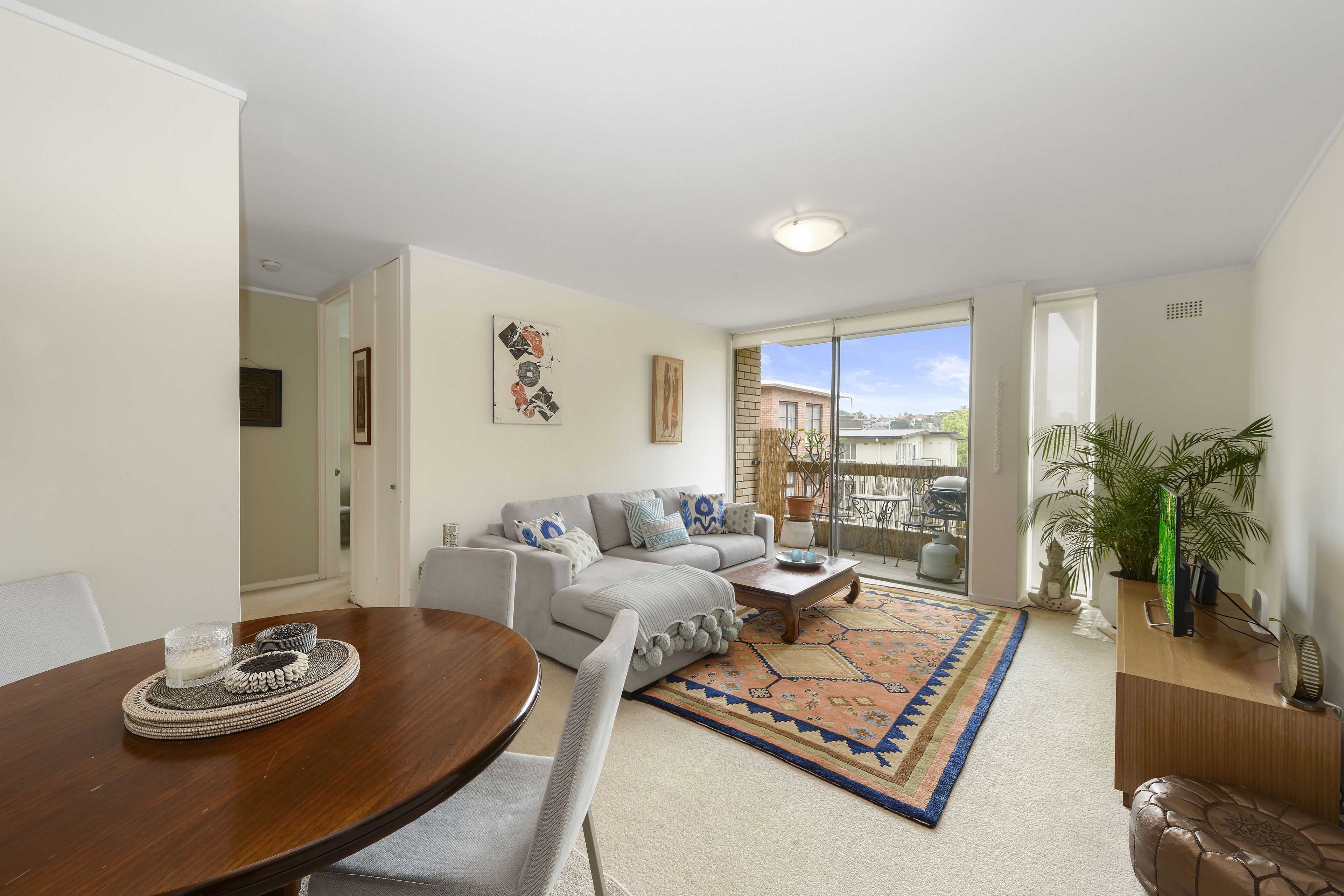 Coastal Calm at Bronte Beachside Escape — image 3