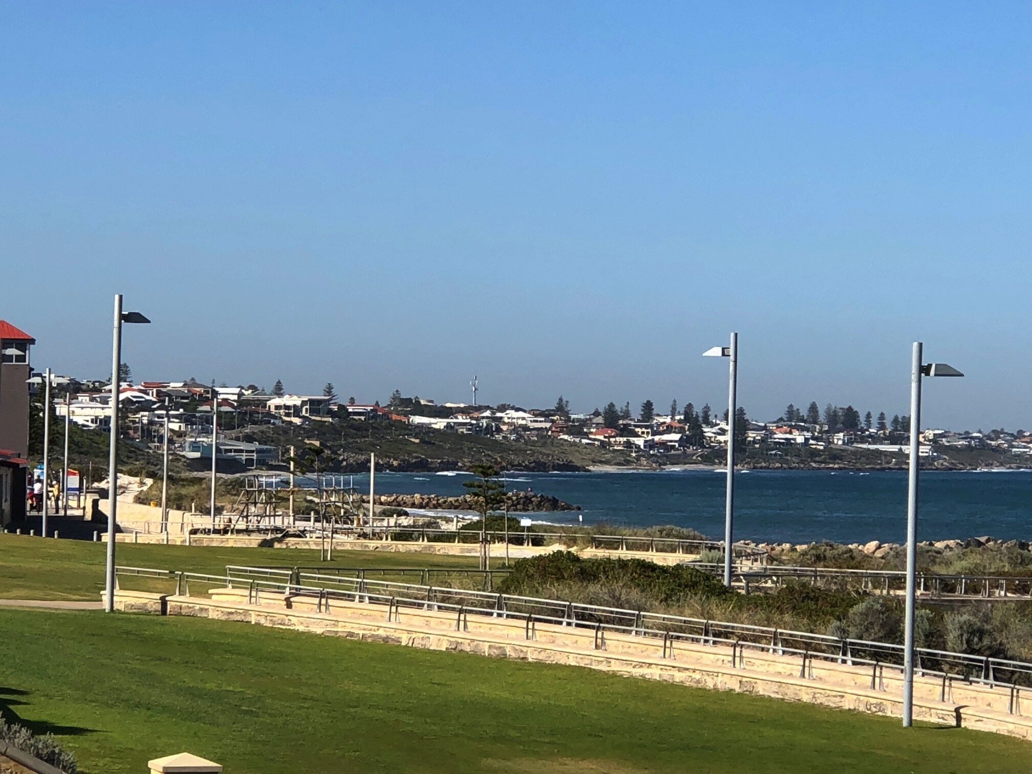 COASTAL PARADISE NEAR HILLARY'S MARINA & ROTTNEST ISLAND — image 5