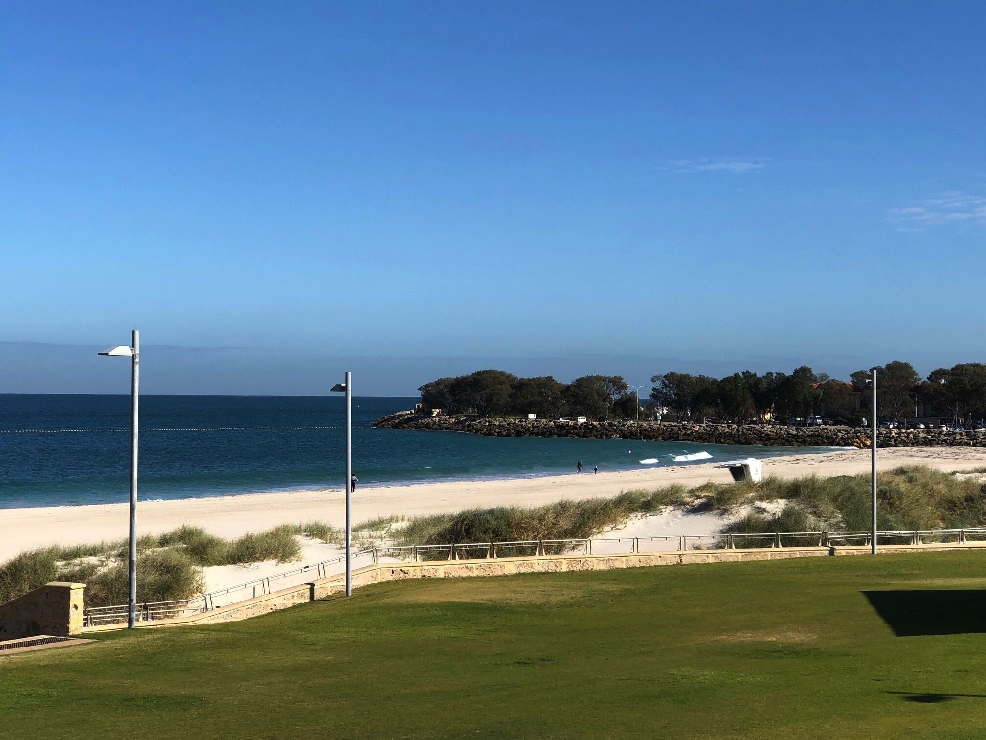 COASTAL PARADISE NEAR HILLARY'S MARINA & ROTTNEST ISLAND — image 20