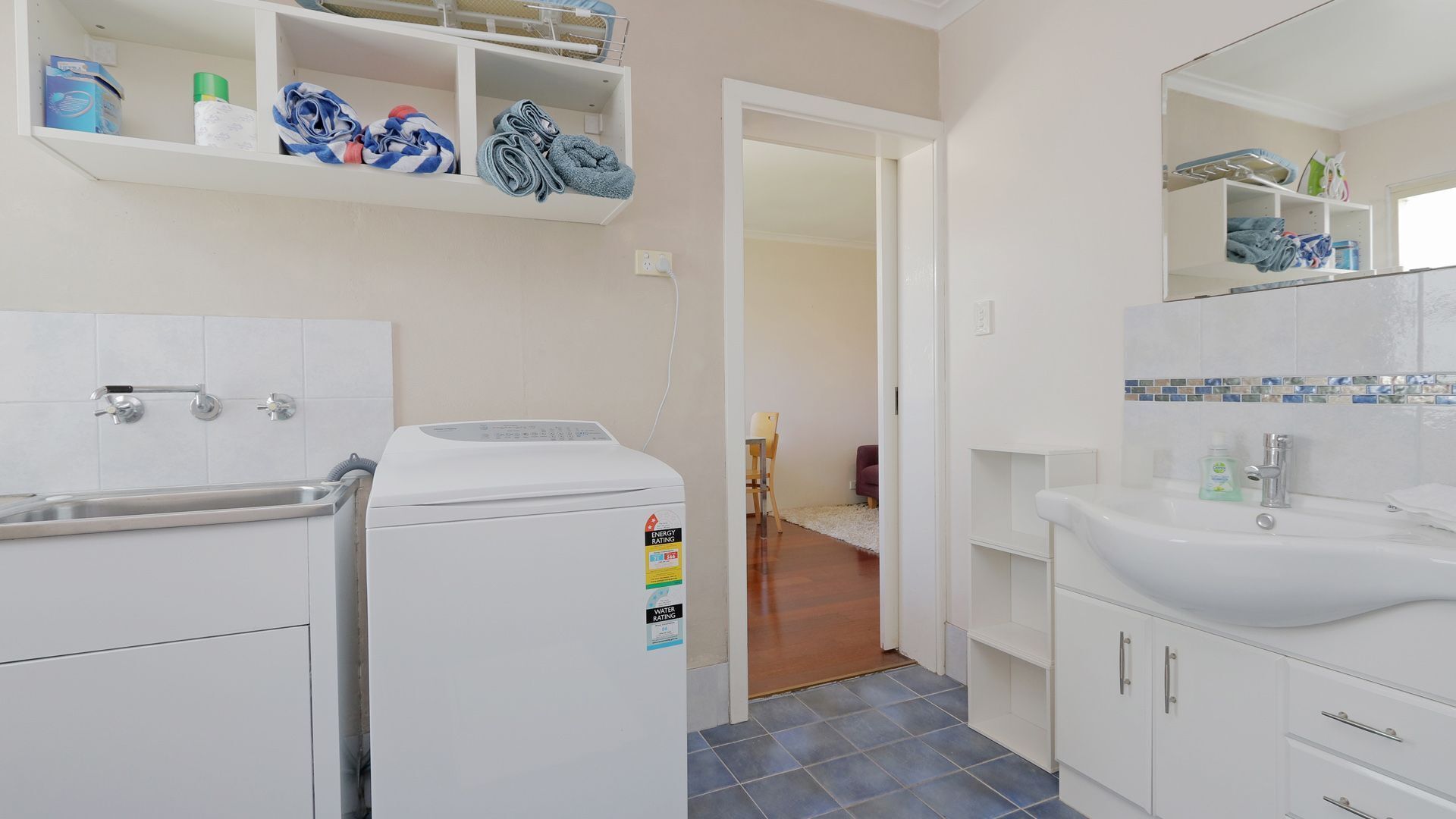 COASTAL PARADISE NEAR HILLARY'S MARINA & ROTTNEST ISLAND — image 3