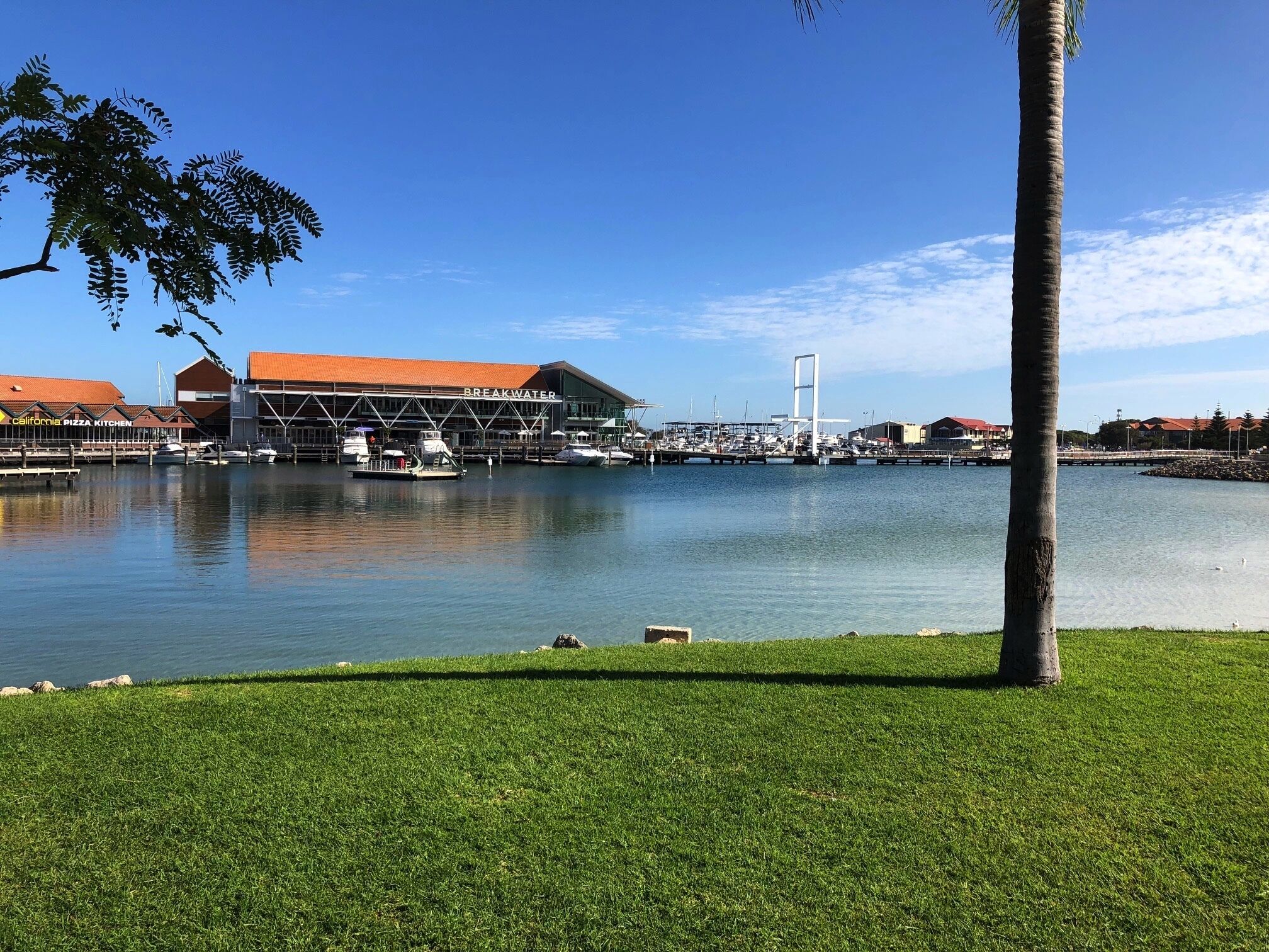 COASTAL PARADISE NEAR HILLARY'S MARINA & ROTTNEST ISLAND — image 7