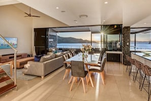 Dining - Edge Apartment 8, Beautiful Seaview Apartment (Hamilton Island)