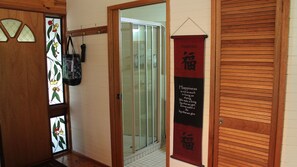 Interior - Sea Nest - Modern Yurt (Long Beach)