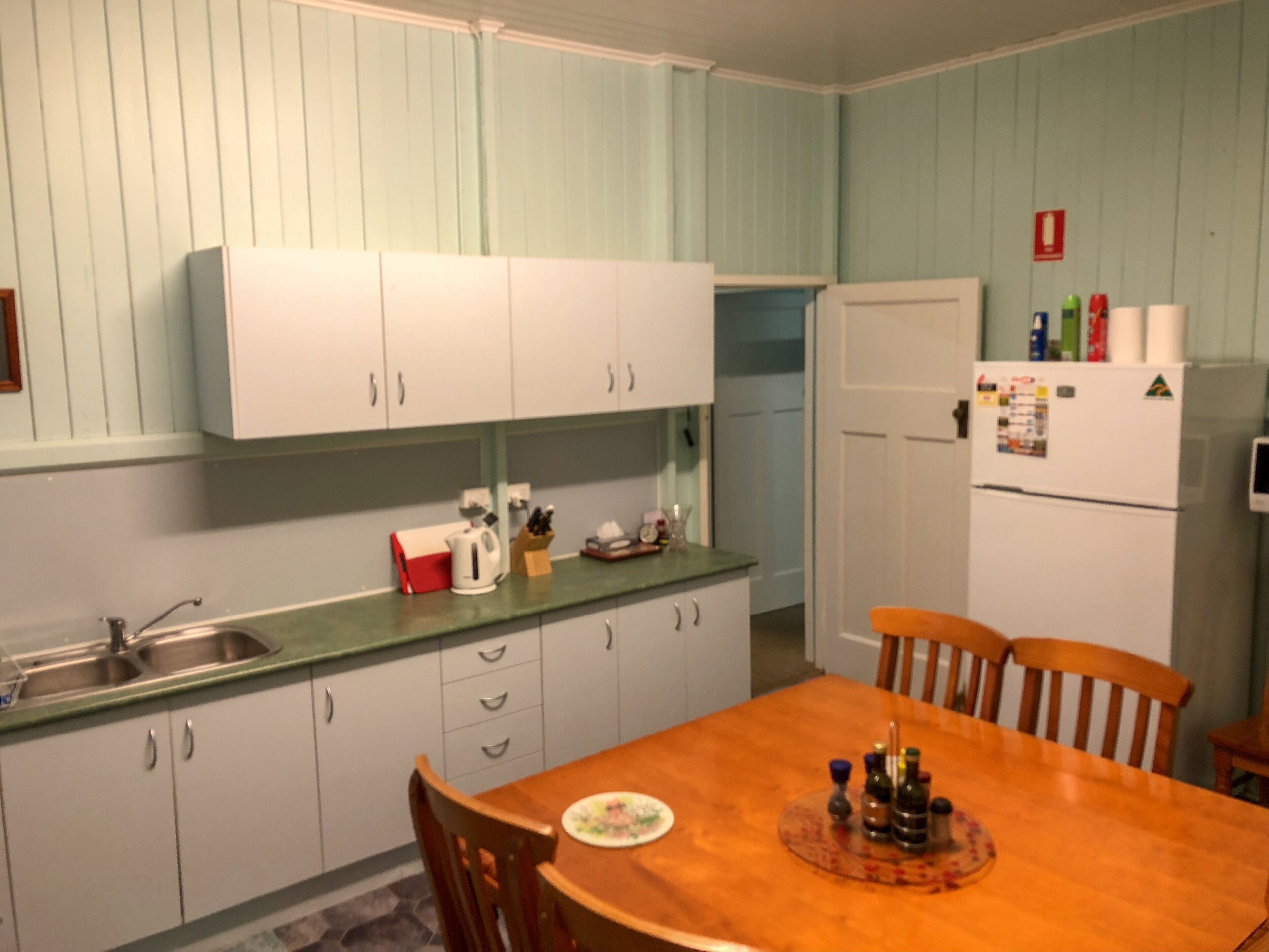 Jimna "Old School" Holiday House