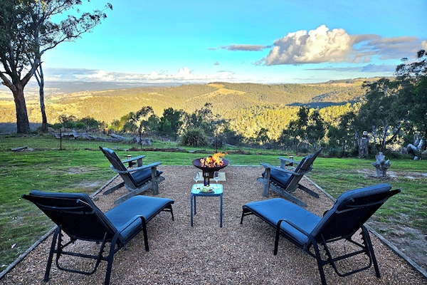 outdoor firepit with view of Bluemountains