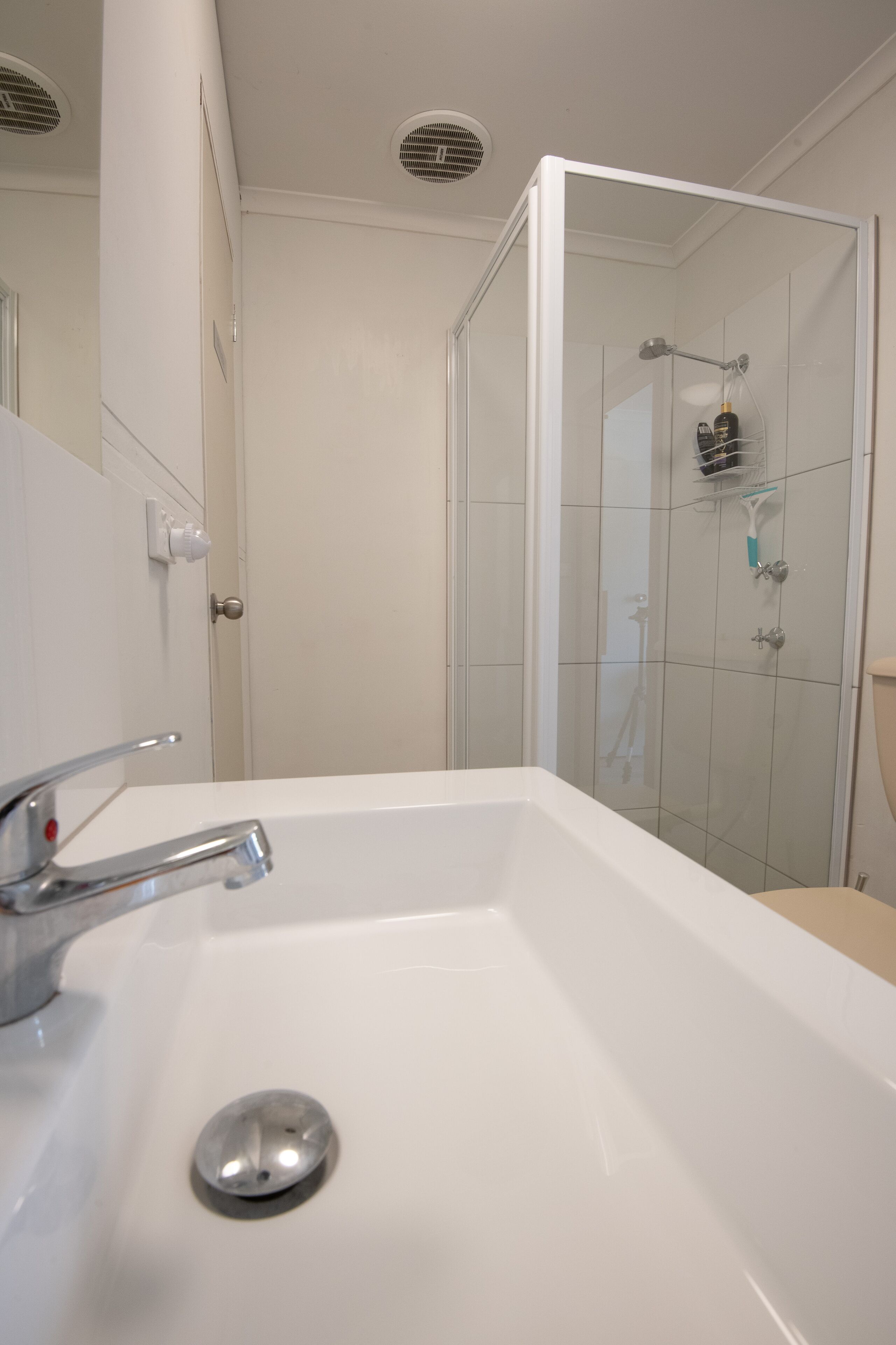 Snow and Lake Townhouse Apartment — image 14