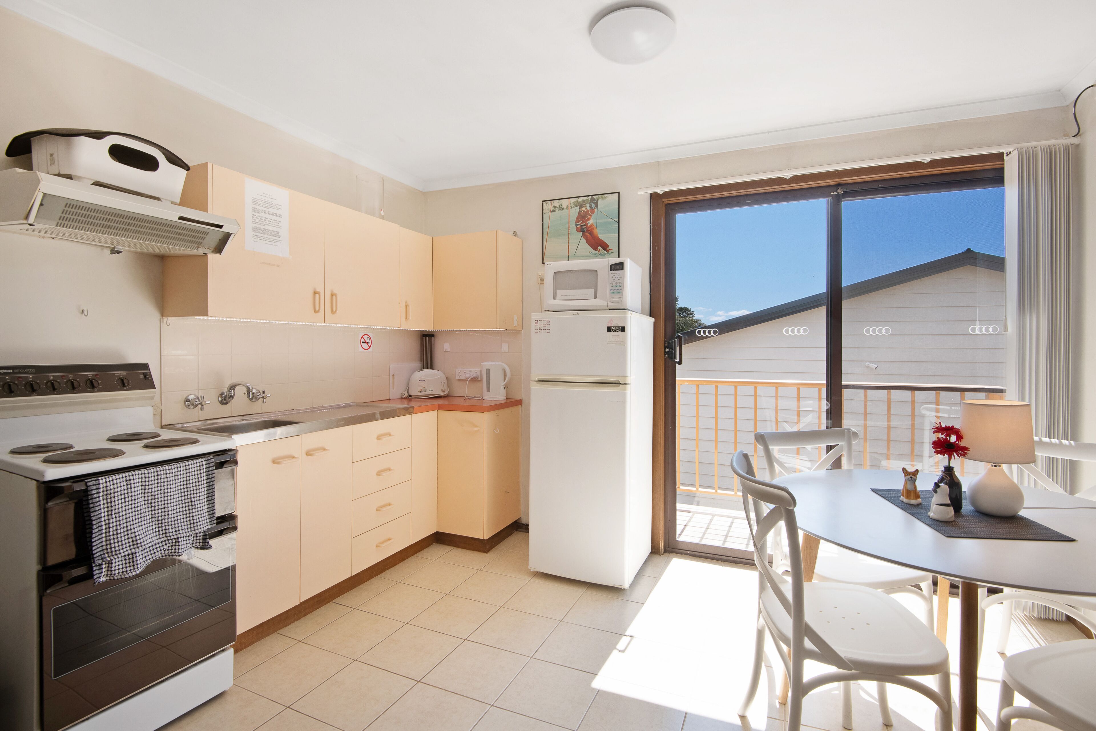 Snow and Lake Townhouse Apartment — image 10