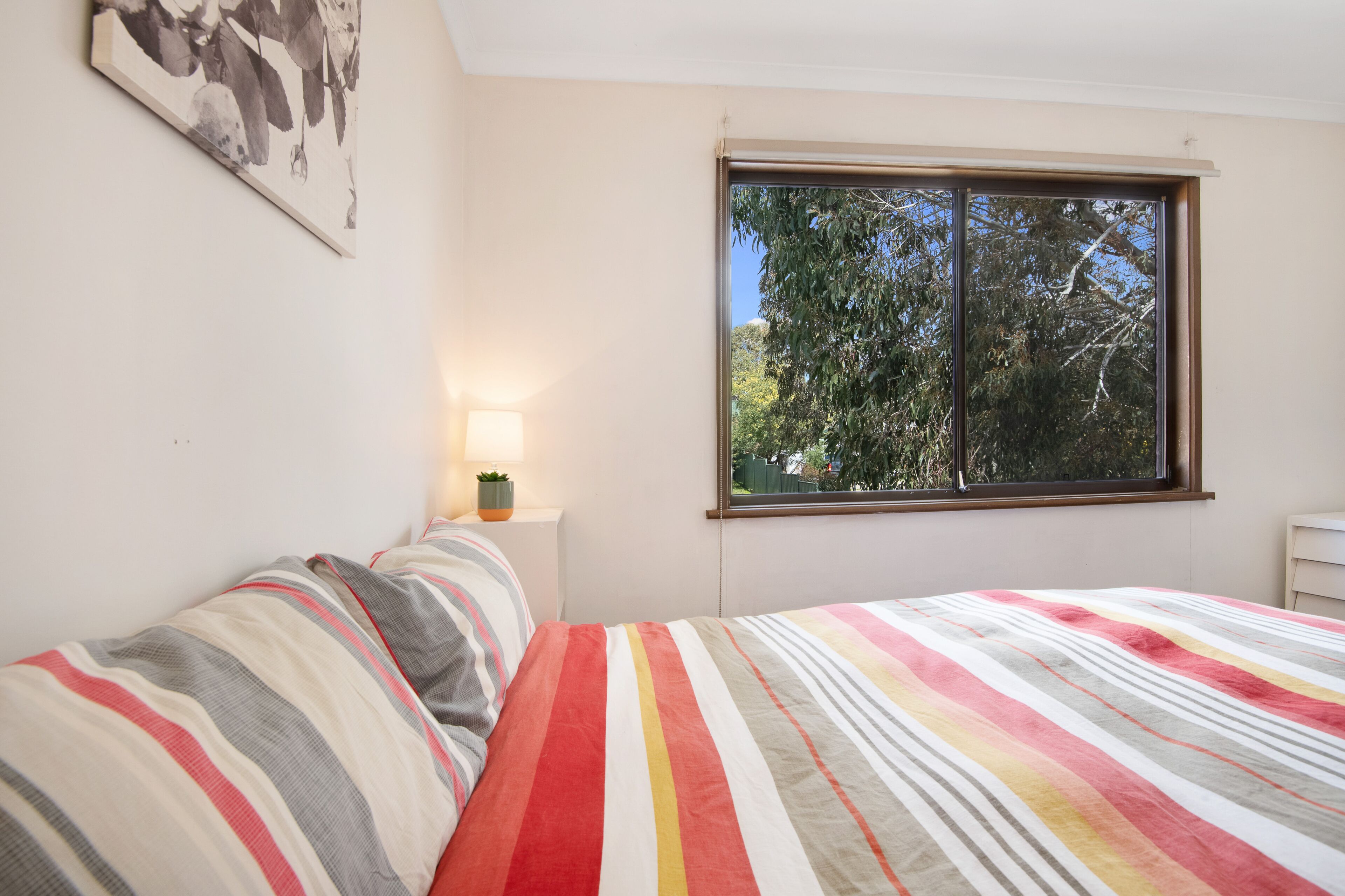 Snow and Lake Townhouse Apartment — image 12