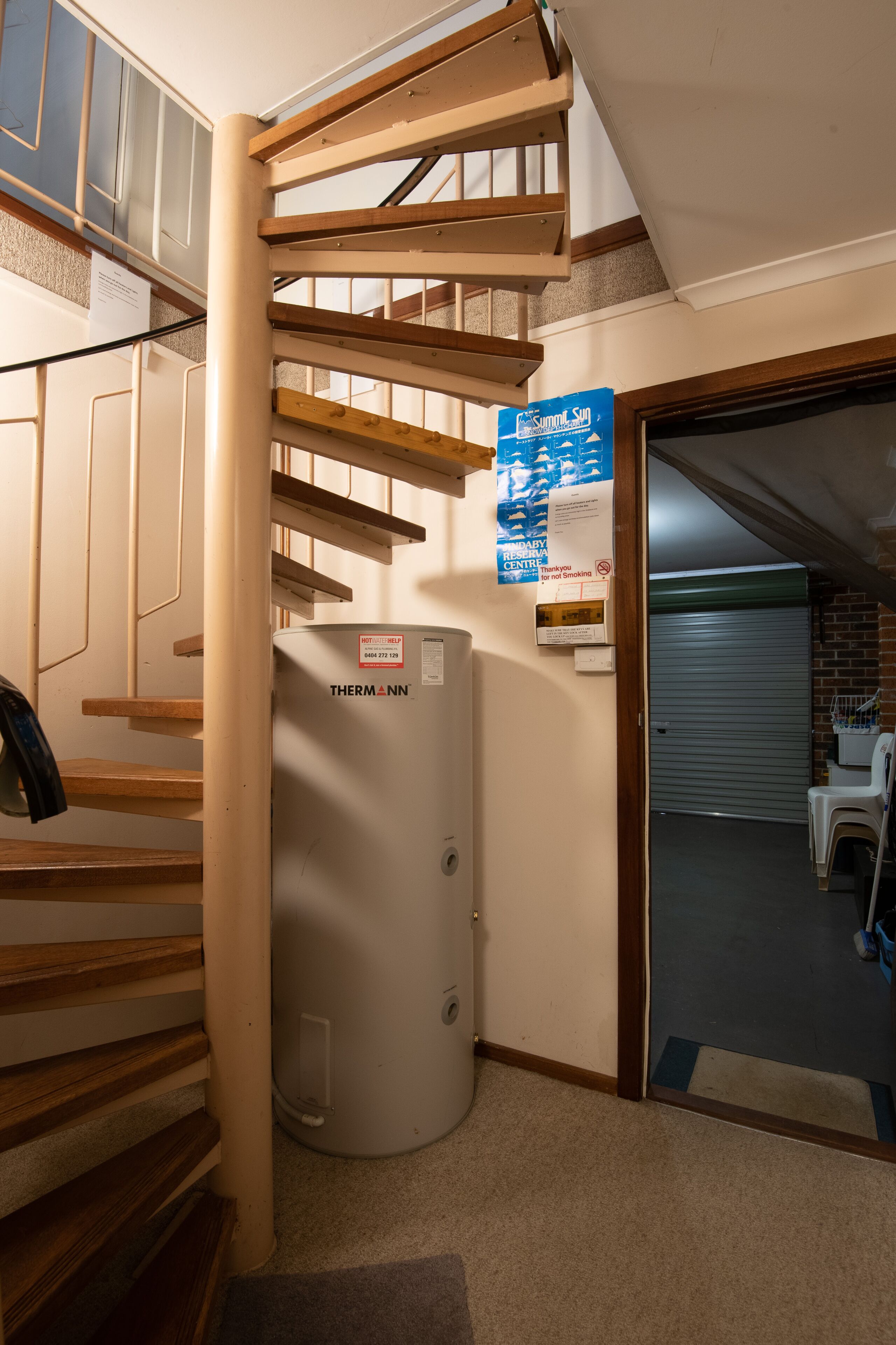 Snow and Lake Townhouse Apartment — image 3