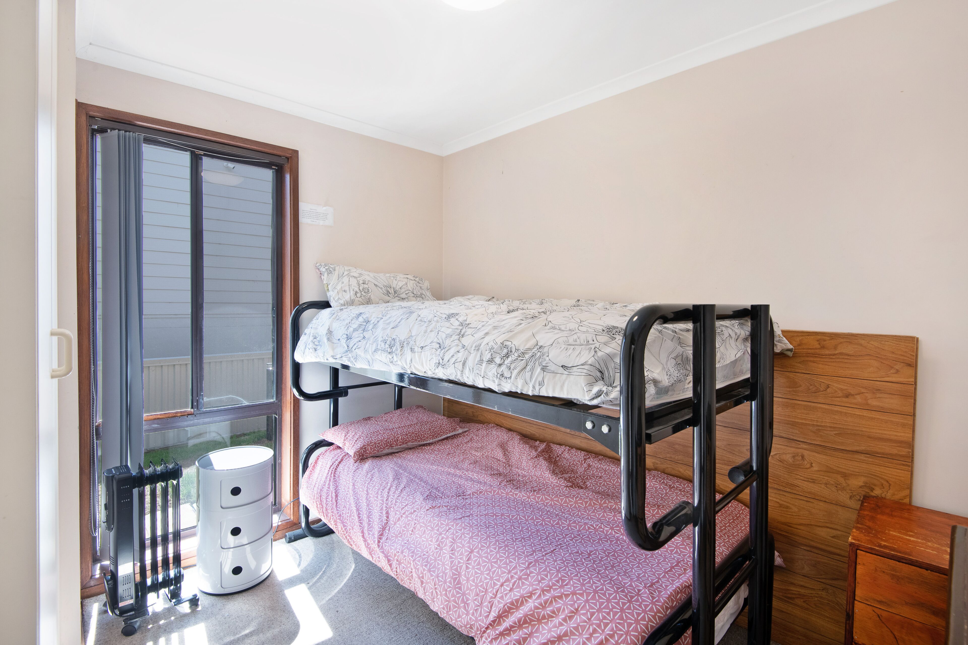 Snow and Lake Townhouse Apartment — image 17