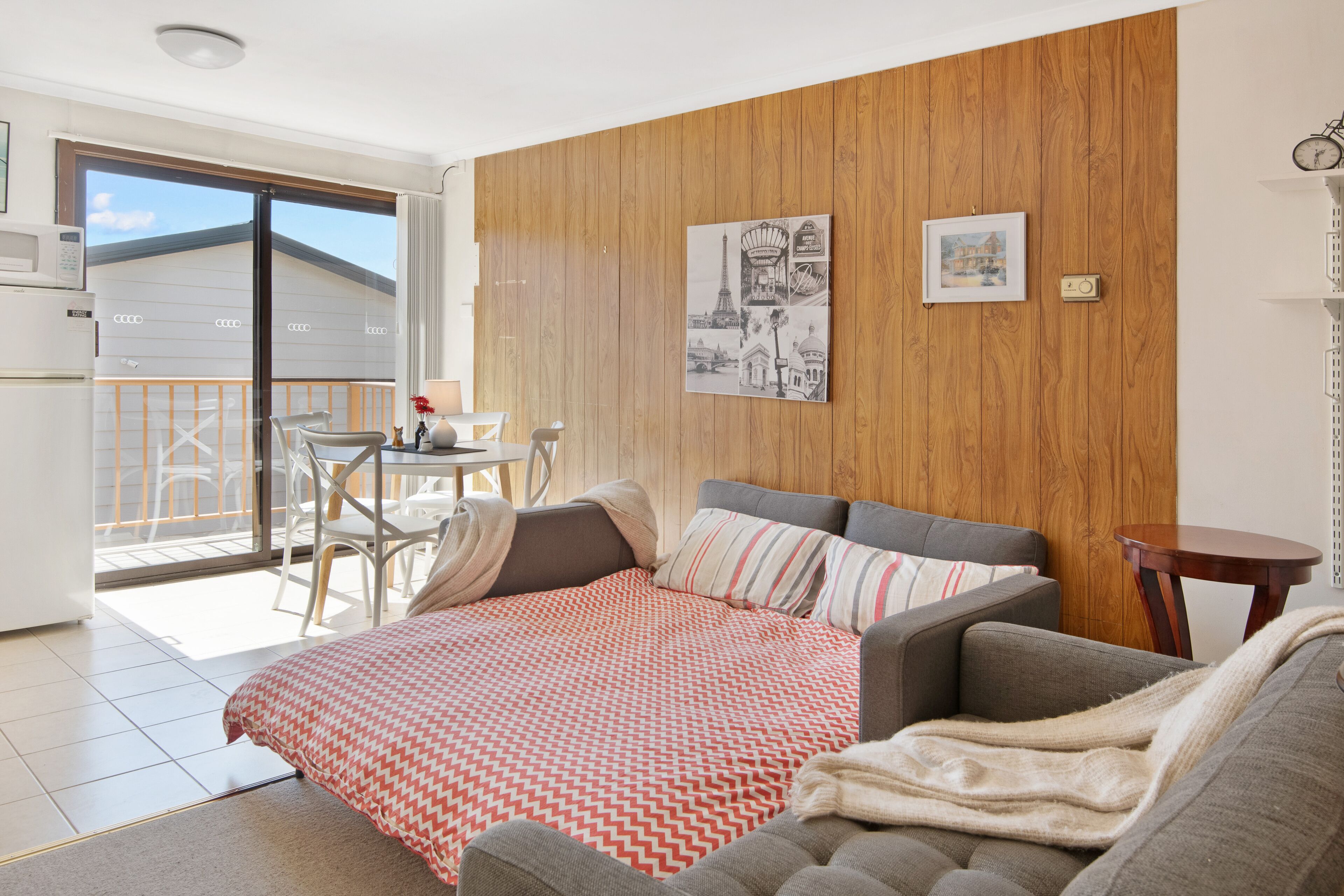 Snow and Lake Townhouse Apartment — image 16