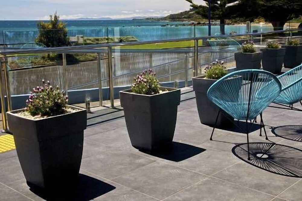 Penguin Beachfront Apartments